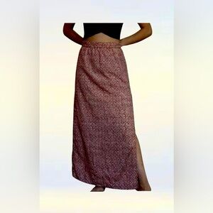 Michael Kors Women's Red Grenadine Print

Front Slit Maxi Skirt Size Ext…